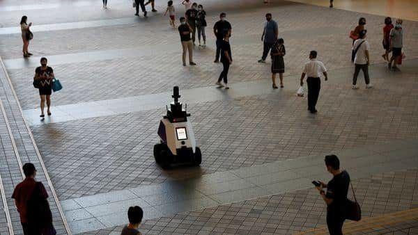 Сингапур вывел на улицы роботов Xavier для патрулирования